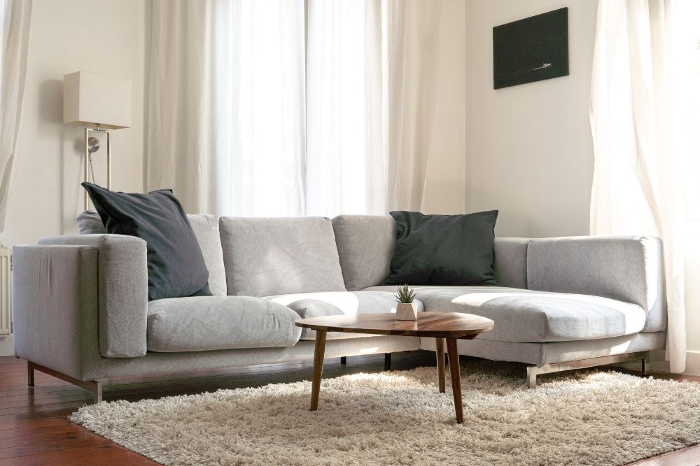 Cómo escoger el color perfecto para el sofá del salón