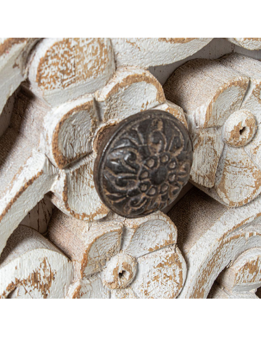 Armario Kathiawari dos puertas caladas