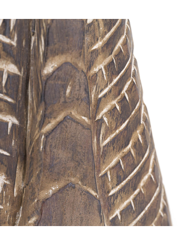 Figura indígena en madera