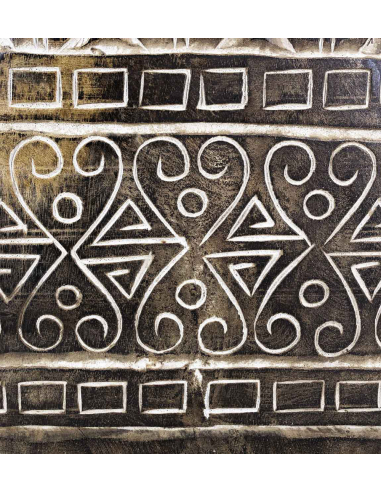 Figura étnica sol tallada con pie