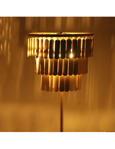 Lámpara de pie Matilde láminas dorada