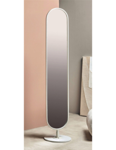 Espejo de pie y perchero...