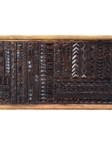 Baúl en madera mango frente tallado