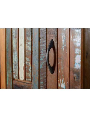 Vitrina con 3 puertas y 1 cajón en...