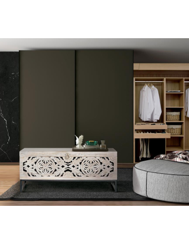 Baúl en madera de mango y metal