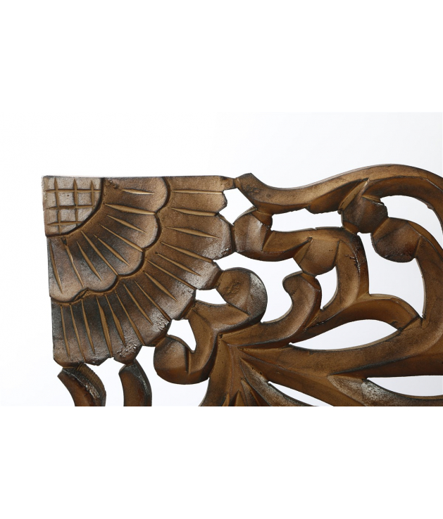 Cabecero de madera tallada con motivos vegetales, color marrón.