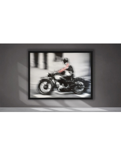 Lámina hombre en moto