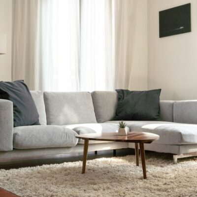 Cómo escoger el color perfecto para el sofá del salón